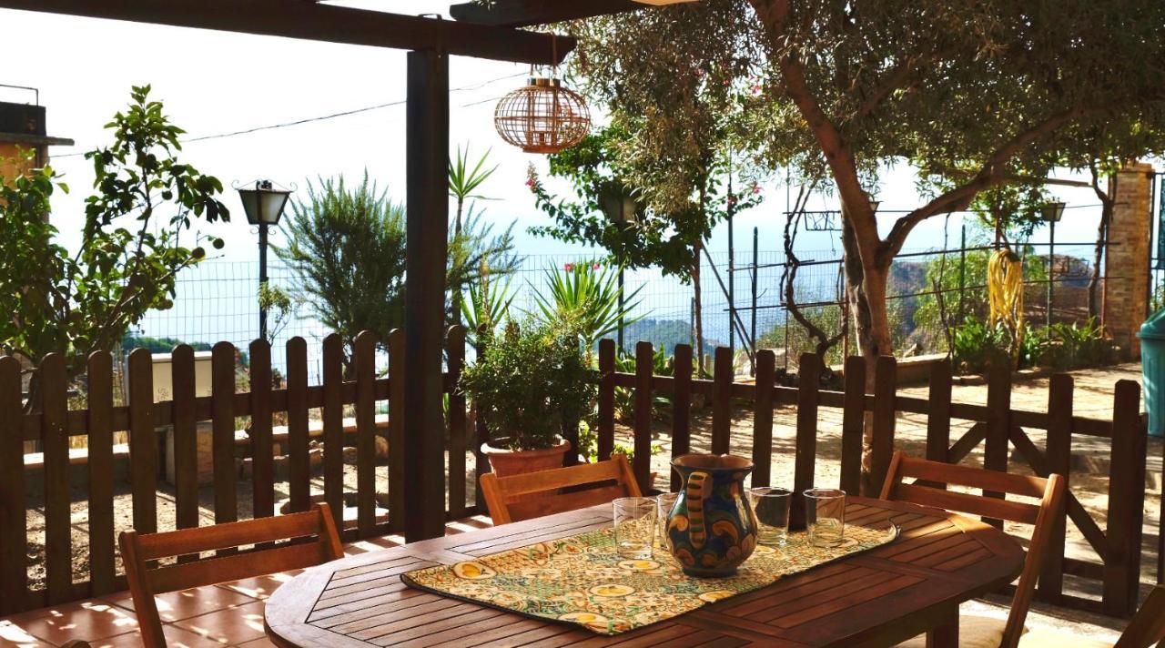 Casa Vacanze Marale คาสเตลโมลา ภายนอก รูปภาพ